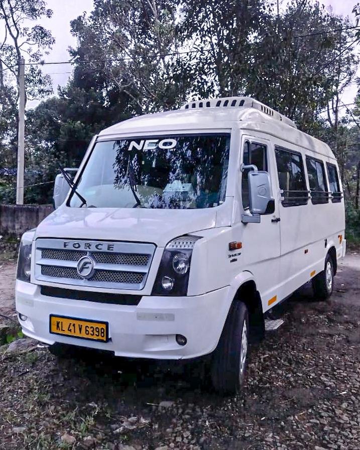 luxury maharaja 10 seater tempo traveller
